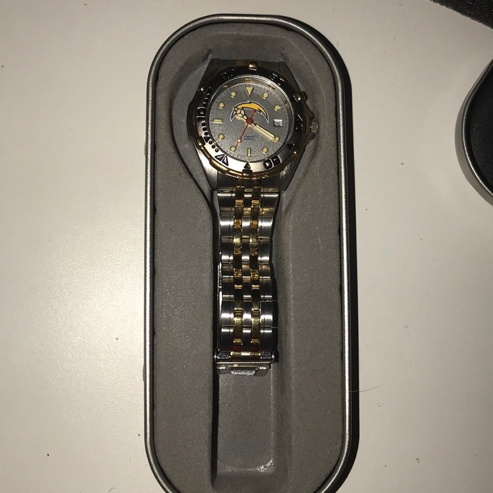 La chargers 2 tone watch